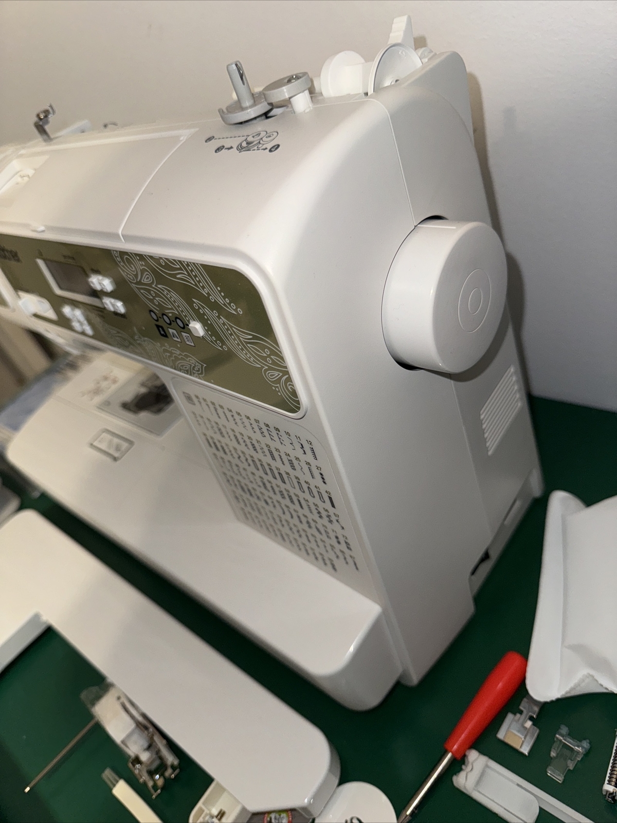 Brother SQ9185 Computerized Sewing & Quilting Machine Read Description