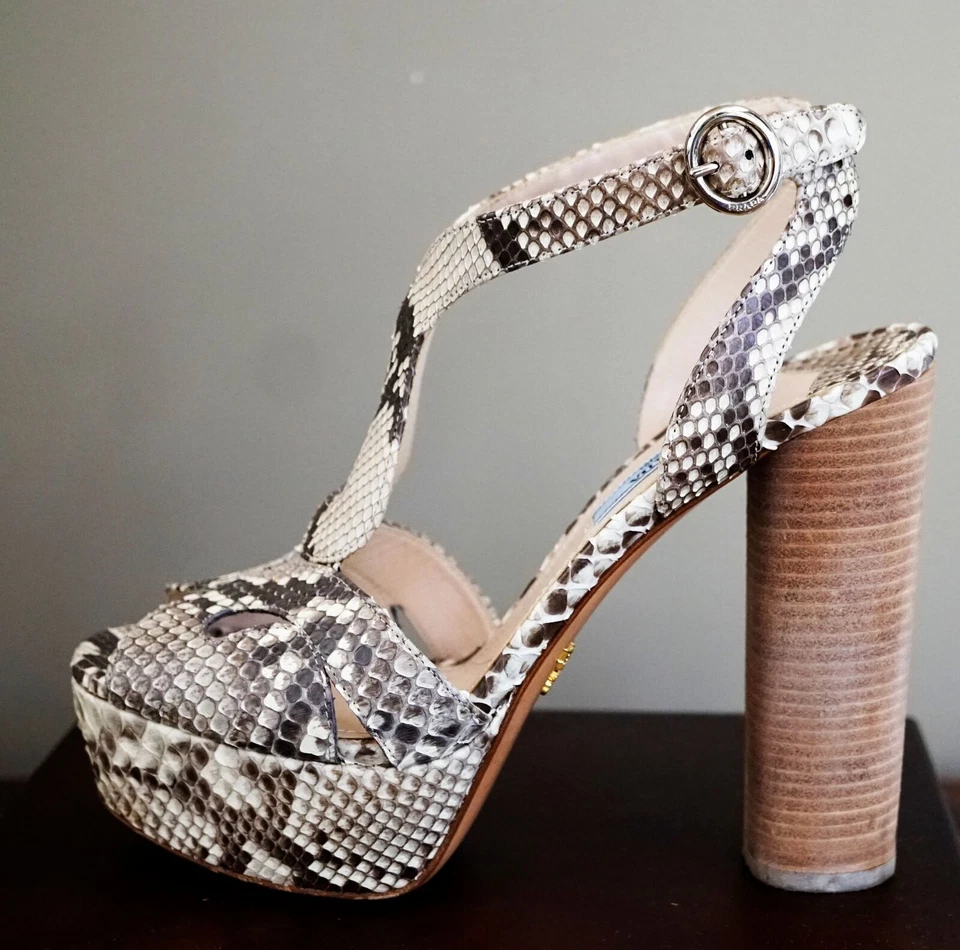 PRADA 38.5 Cutout Gray Snake Leather Platform Sandals Stacked Heels 8.5 WORN 1X - Image 4 of 4