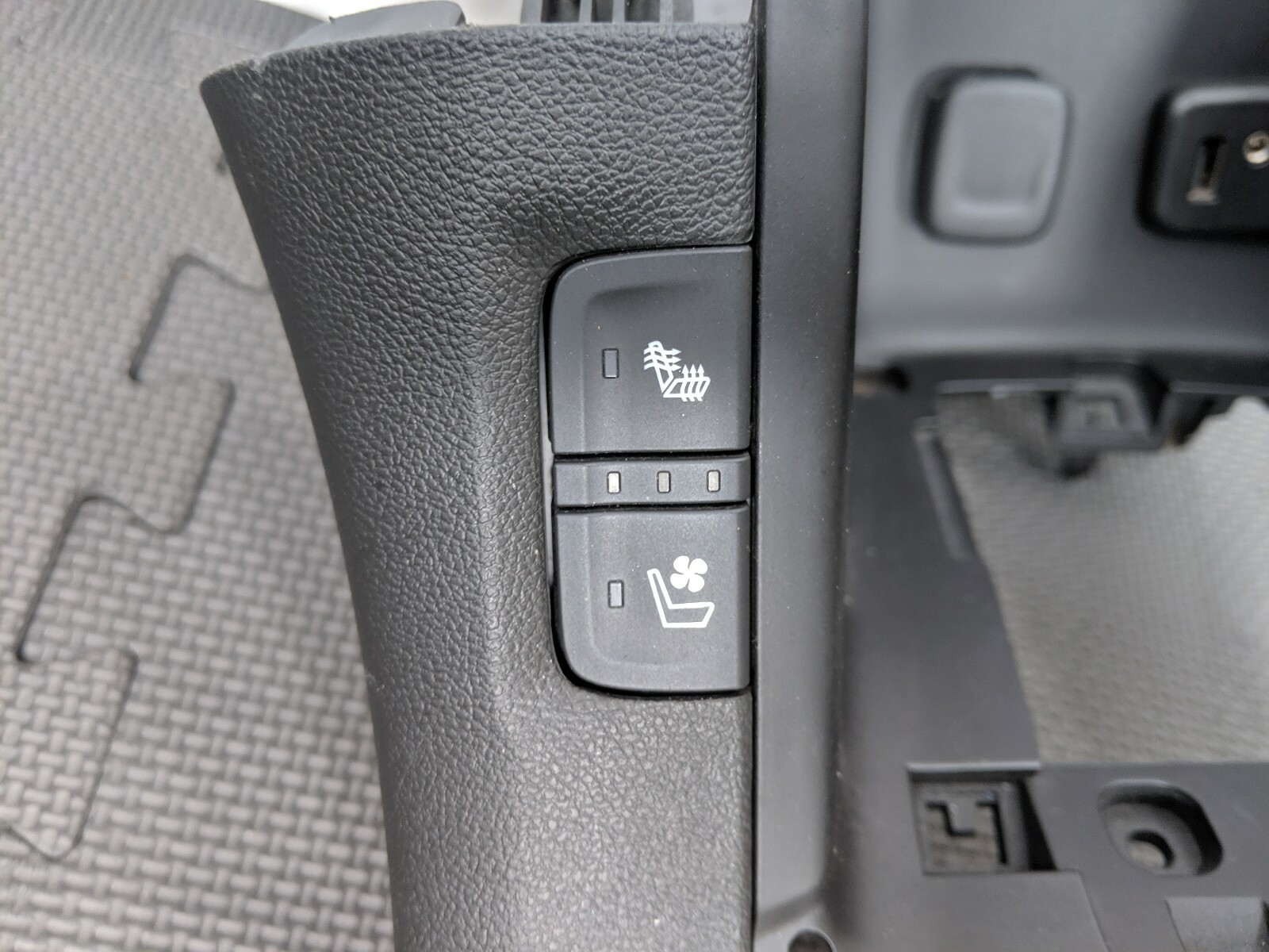 OEM 20172018 GMC ACADIA CENTER CONSOLE TOP WOOD TRIM BEZEL COVER PANEL eBay