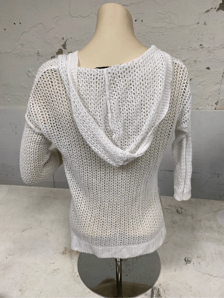 Camiseta corta Jennifer Lopez blanca de encaje de ganchillo con capucha manga 3/4 para mujer talla S Foto 2 de 4