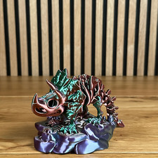 3D Skelett Triceratops mit Standfu&szlig; &ndash; Farbwechselndes Design