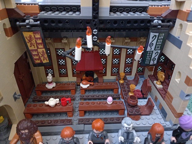 Justice Magician Hogwarts Great Hall identical to lego version