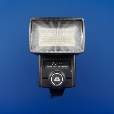 Vivitar 285 HV Zoom  Thyristor Shoe Mount Flash With Vari Sensor Auto Flash￼