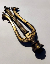 OLD BRASS FINIAL  MUSIC  LYRE                            (box3)