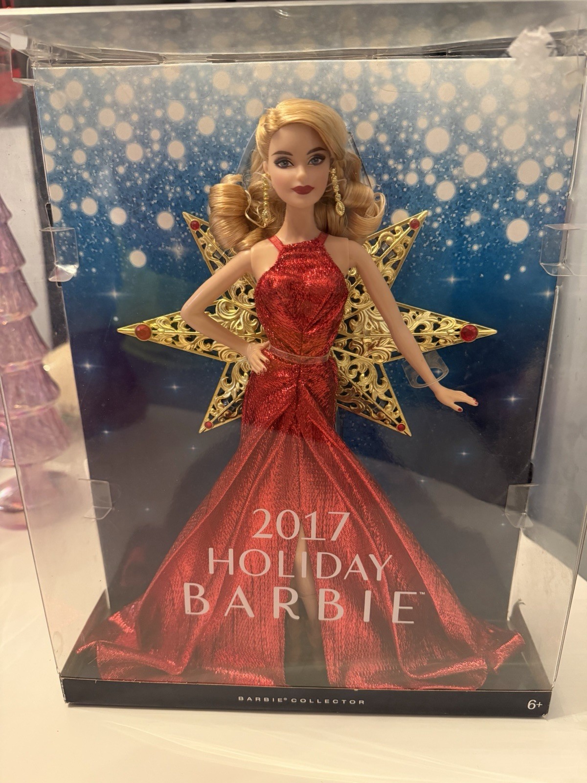 Mattel DYX39 Barbie 2017 Holiday Doll