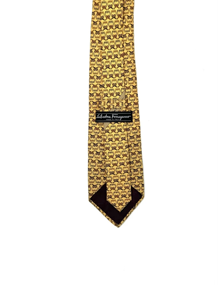 Corbata Salvatore Ferragamo - Rara - Amarilla con Búhos Marrones 100% Seda Hecha en Italia Foto 4 de 4