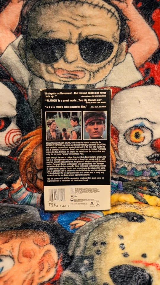 Platoon VHS Video ~ 1986 ~ Charlie Sheen and Director Oliver Stone Foto 2 de 3