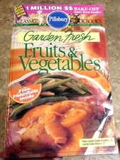 Pillsbury Garden Fresh Fruit and Vegetables Cookbook #173 Stored Only VG  1995
