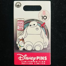 Prendedor LE Baymax Mochi Big Hero 6 Seis 10 Aniversario Hiro DS Disney Store 2024
