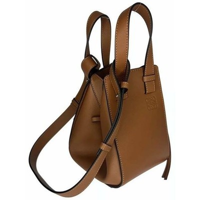 Loewe kompakte Hängemattentasche in Classic Calf A538H13X10 2530 157204435 [U]