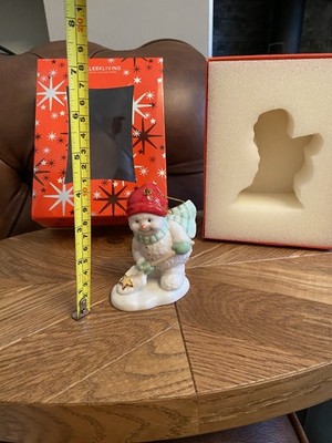 Belleek Living Holiday Collection Schneemann mit Schaufel Weihnachtsschmuck