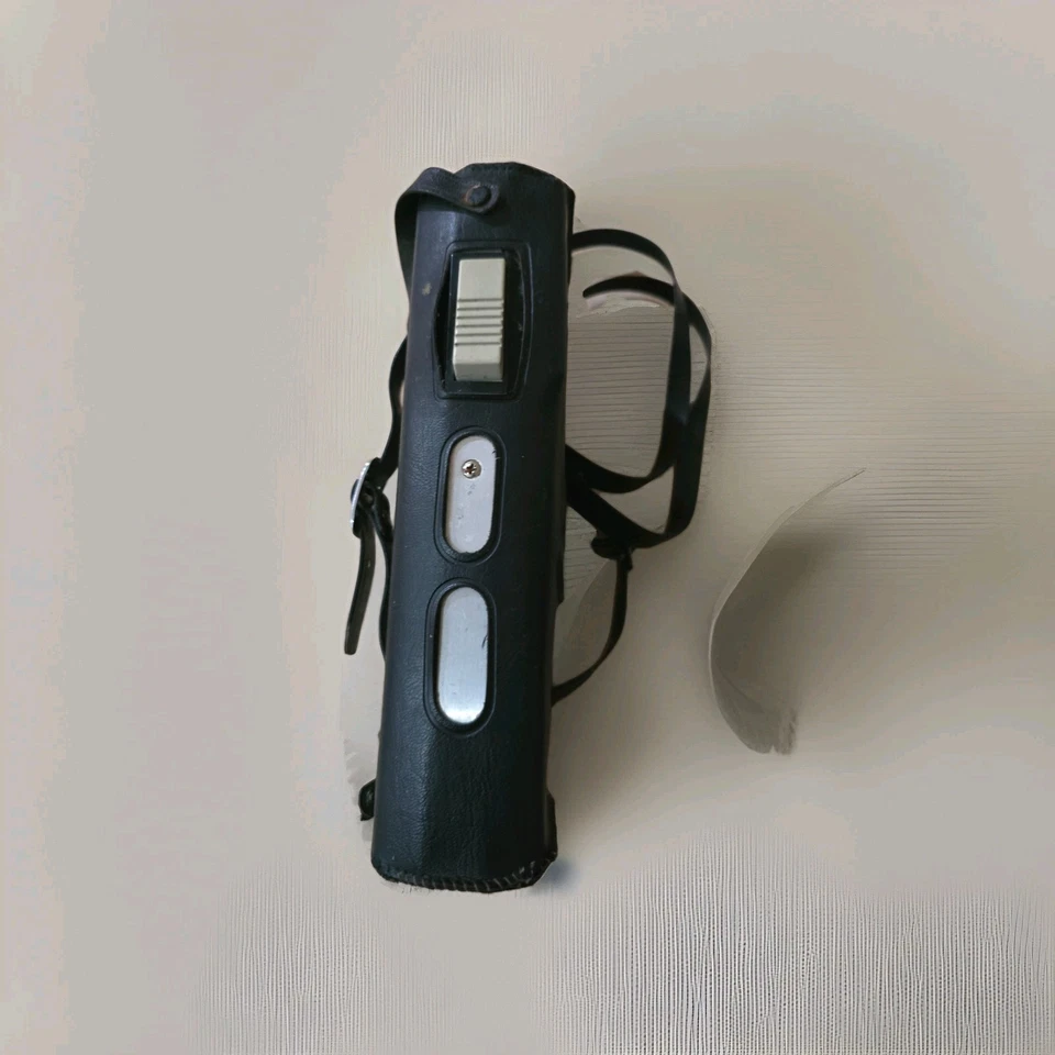 Cobra logo.It’s a handheld CB radio /walkie-talkie style unit late 1960s–1970s - Image 4 of 4