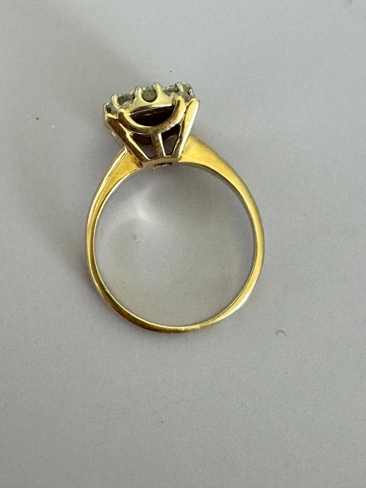 1970s 14k Yellow Gold 0.65 CT Diamond Cluster Ring - Size 8.25 - Image 3 of 4