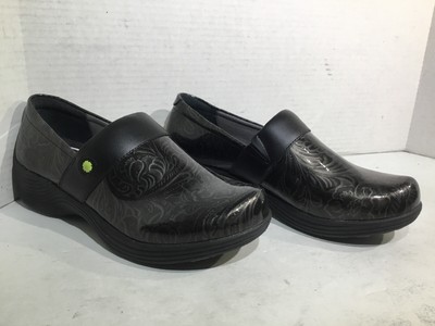 dansko wonderworks shoes