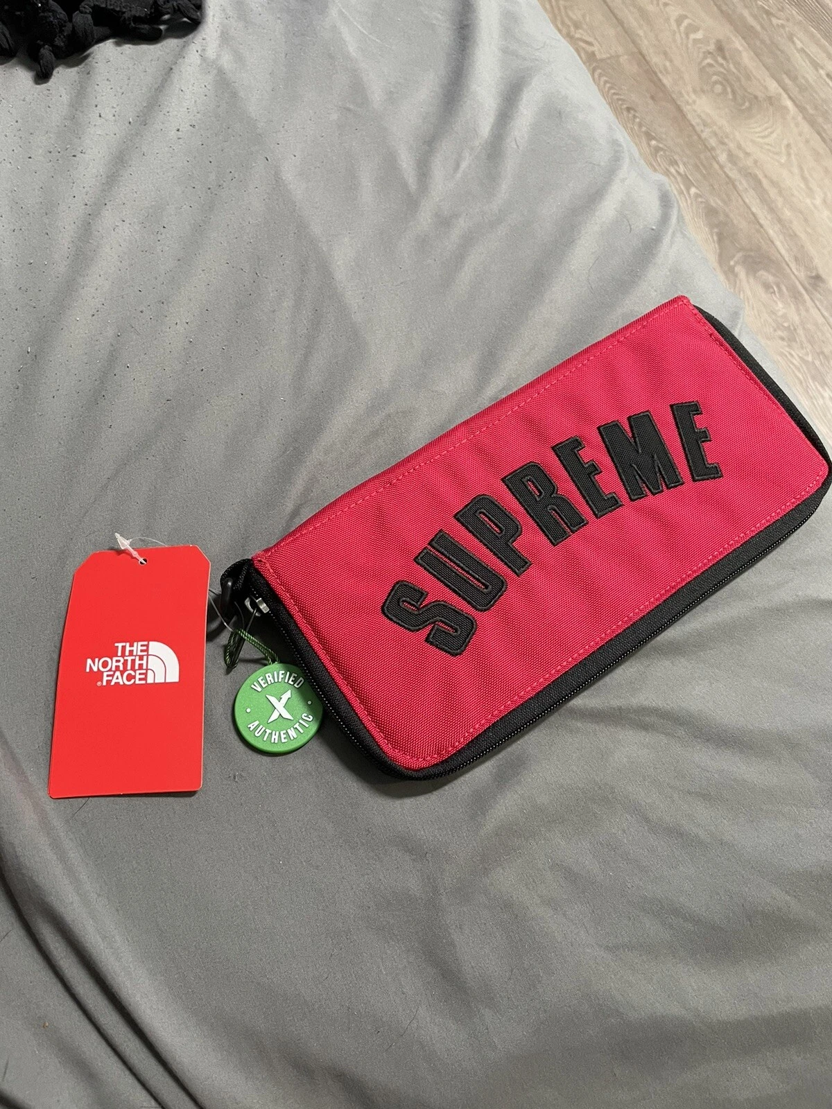 SAC POCHETTE ORGANISATEUR SUPREME SS19 THE NORTH FACE ARC ROUGE AUTHENTIQUE NEUF !