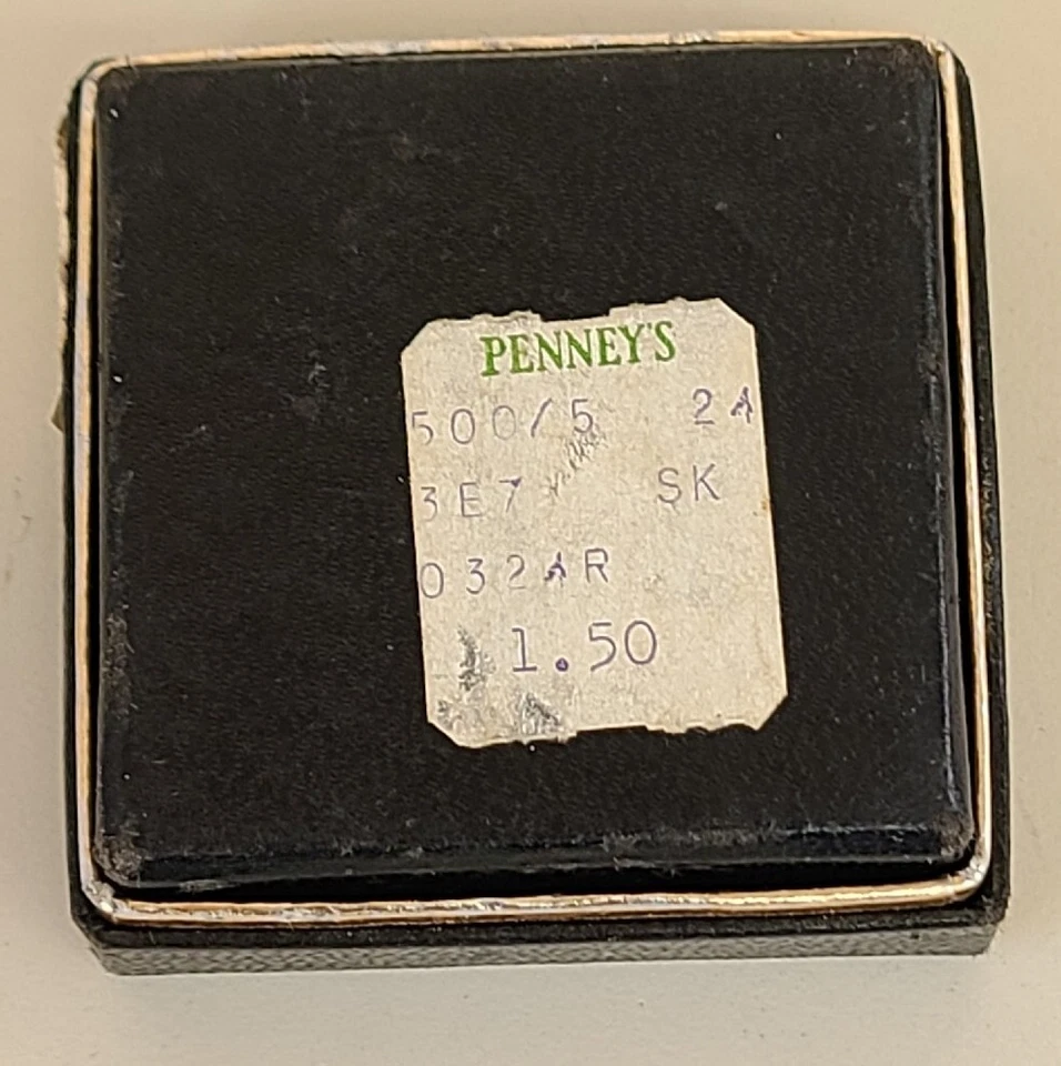 Vintage Towncraft Small Goldtone Bar Clip In Orginal Box Sold At Penneys - Image 3 of 4
