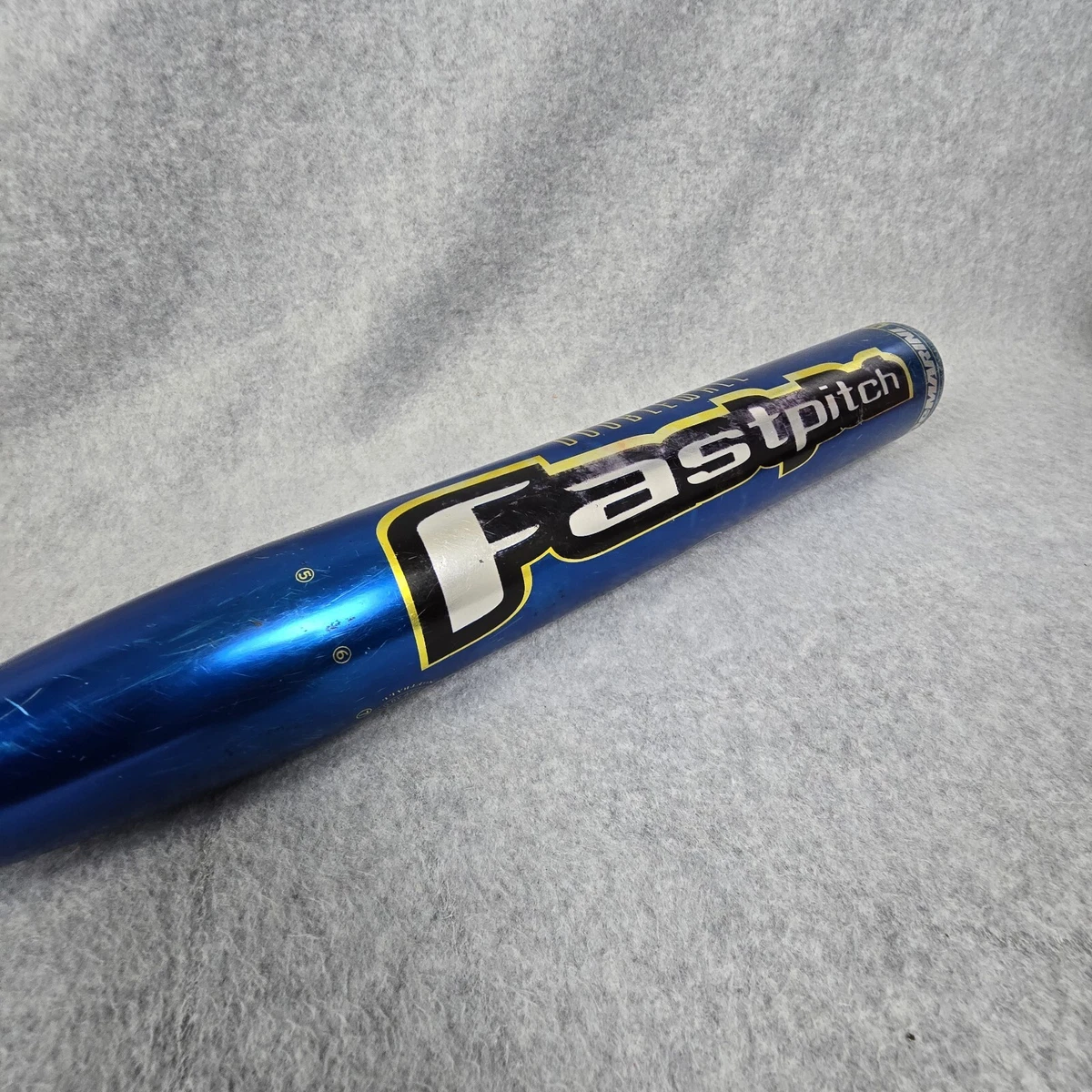 Batte De Softball DeMarini 33" / 25 Oz - Aluminium - Fastpitch - Avec Nouveau Grip