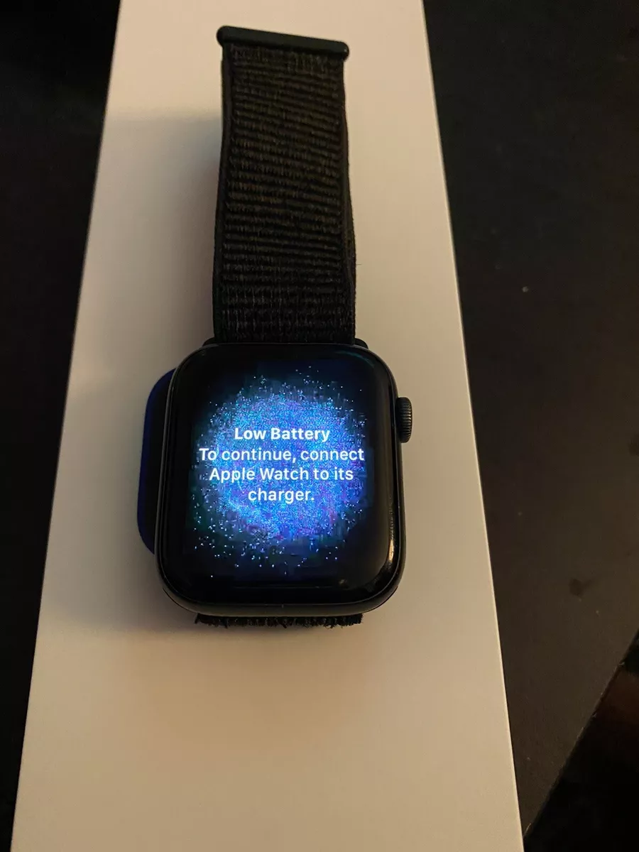 Apple Watch Nike Series 4 GPS Cellular 44mm Space Gray Aluminum