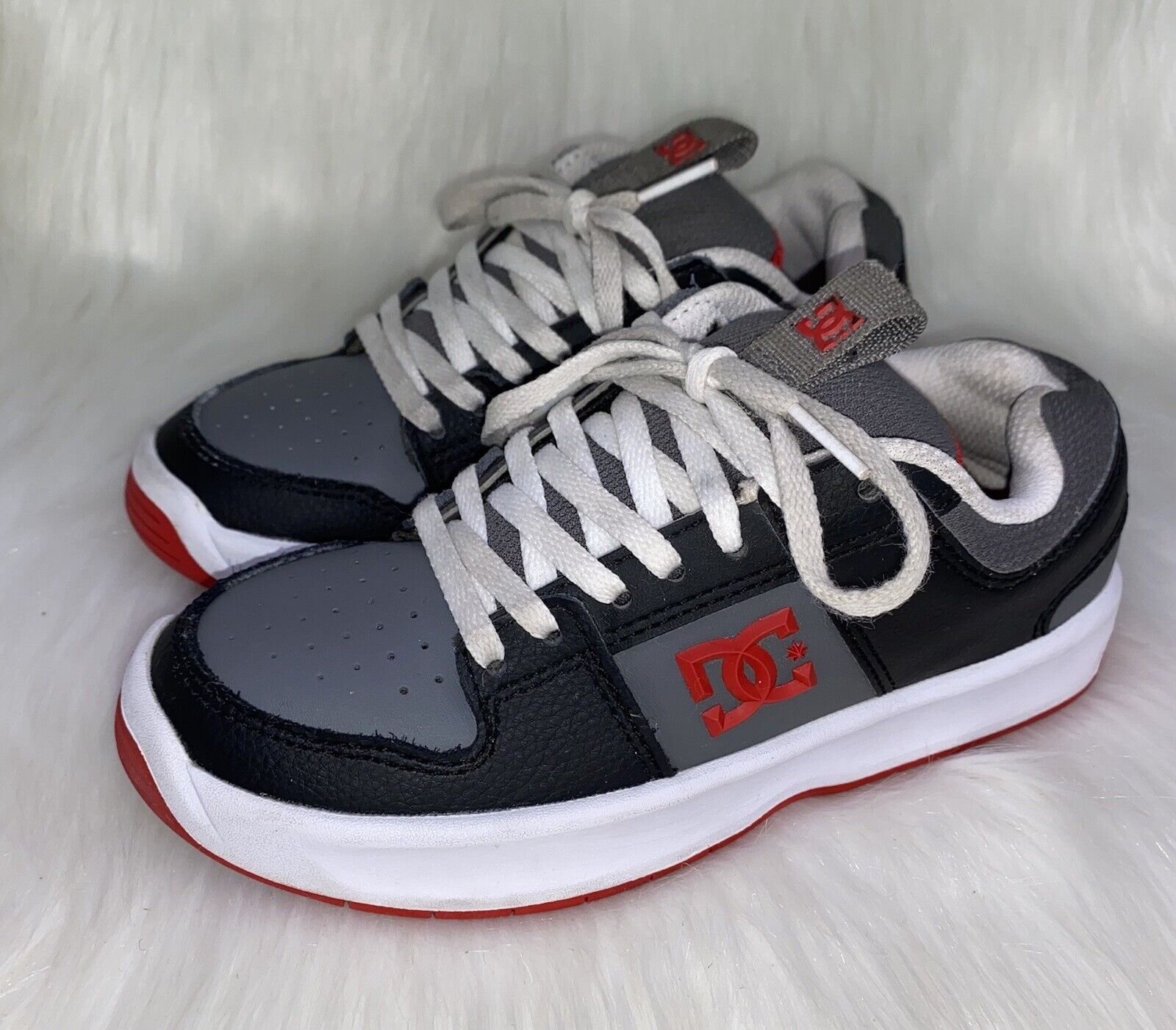 DC Shoes LYNX Skateboarding Shoes Grey Red US 2 EU 33 - Reissue Kalis Wenning