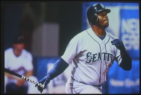 Hitachi CP-BW301WN 3LCD 3000 Lumens 1280x800 HDMI VGA Projector w/ Remote