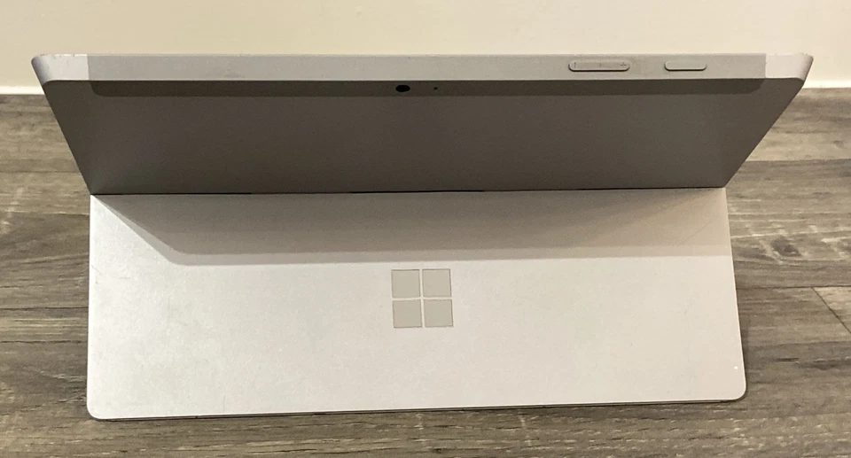 Microsoft Surface 3 1645 Intel Atom X7 1.6GHz 4GB 64GB, Wi-Fi - Image 4 of 4