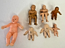 Vintage partia 7 - figurki domek dla lalek, plastikowe pozycje siedzące lata 50.