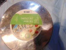 Vintage Lot of Fluted Mini Tartlet Tart Tins Molds in tin