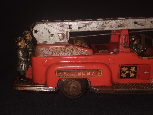 Vintage battery-operated Tin Toy Fire Brigade Truck F.D. 6097 Nomura Japan 1960 - Picture 9 of 13