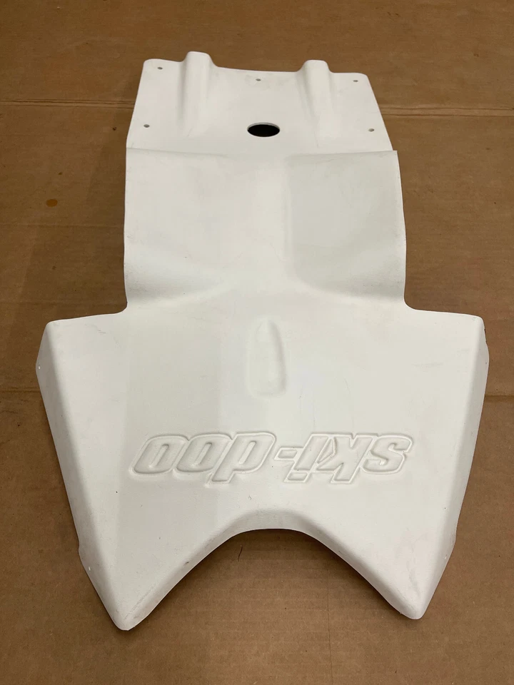 Ski-Doo Mach Z 1000 2005-2007 OEM placa de deslizamiento blanca bandeja para el vientre 05 06 RT Renegade Foto 4 de 4