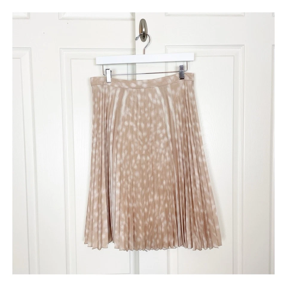 Falda plisada forrada con estampado de ciervo manchado Burberry para mujer talla 8 EE. UU. Foto 3 de 4