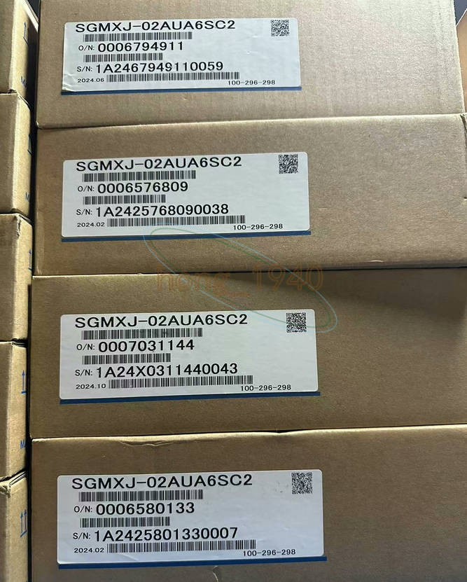 1PC Yaskawa SGMXJ-02AUA6SC2 AC Servo Motor New