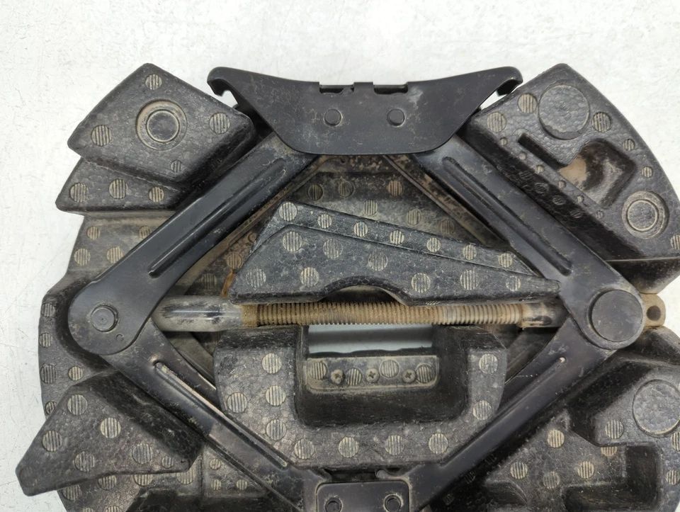 Ford Focus 2016 tijera de repuesto gato de coche MOFDL Foto 2 de 4