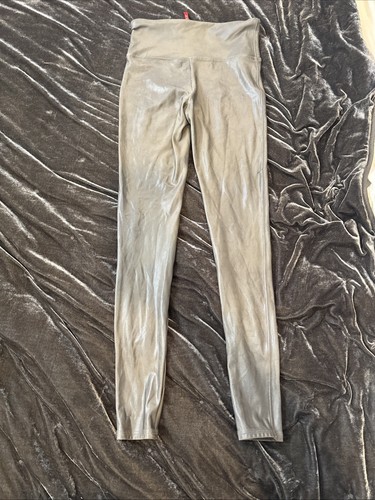 Spanx size medium leggings - Picture 17 of 18