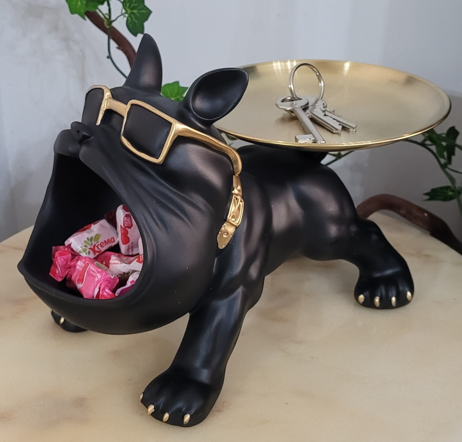 Bouledogue déco chic noir doré moderne pour sublimer votre entrée