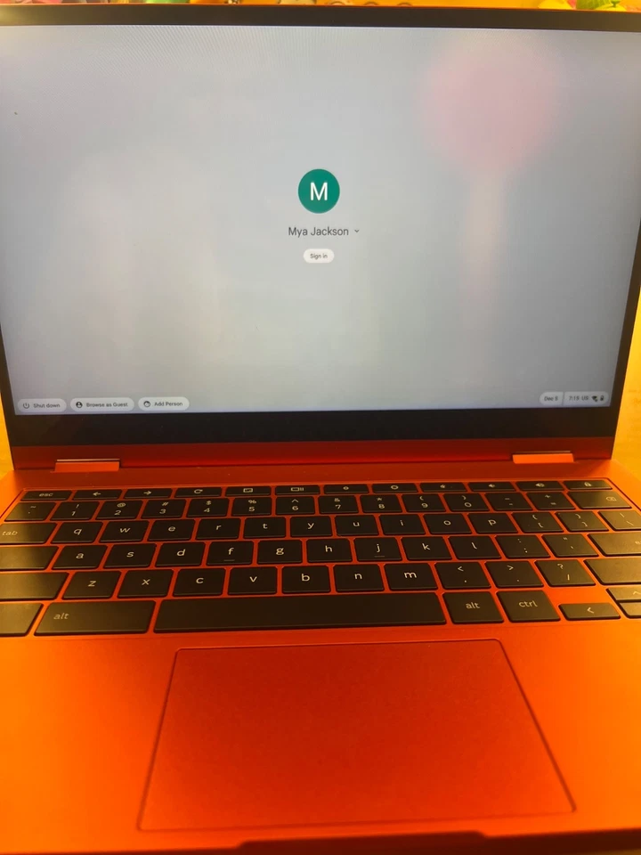 Portátil Samsung Galaxy Chromebook 2 Pantalla Táctil 360 Convertible Core i3-10110U Foto 2 de 4