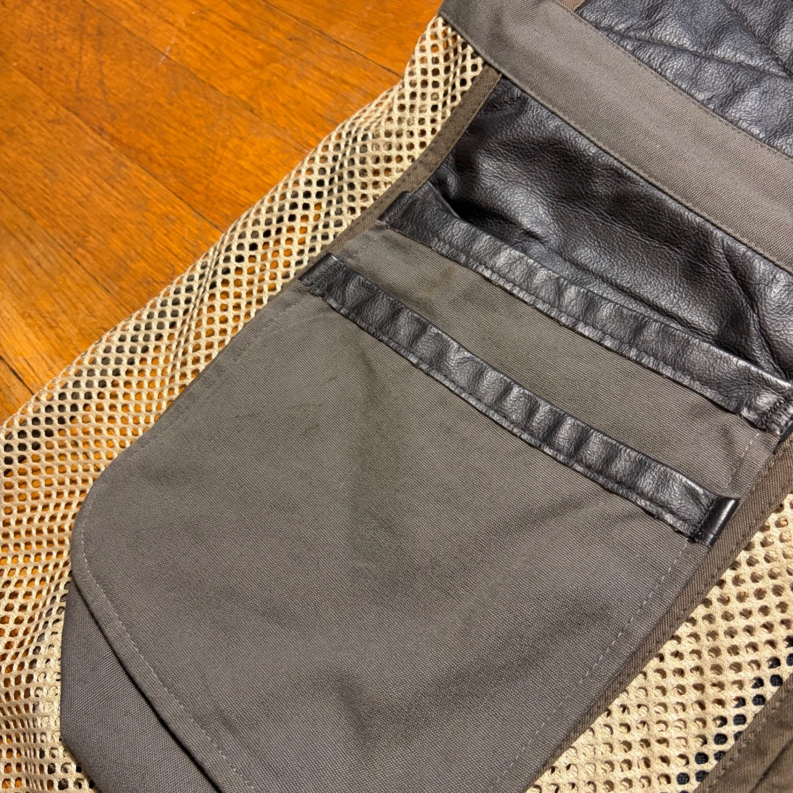 Beretta Shooting Vest Mens Brown Mesh Leather Full Zip Pockets Game Pouch Size M - product detail image 3