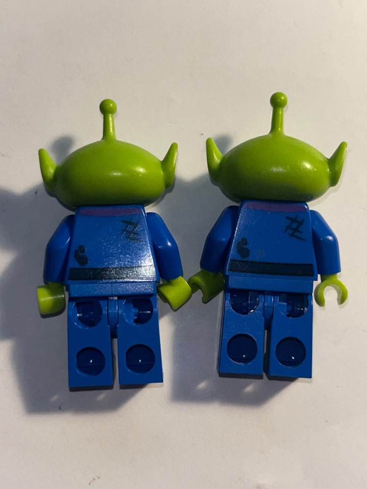 LOT OF 2 LEGO Toy Story Yellow & Purple Face Mark Trash Escape Alien
