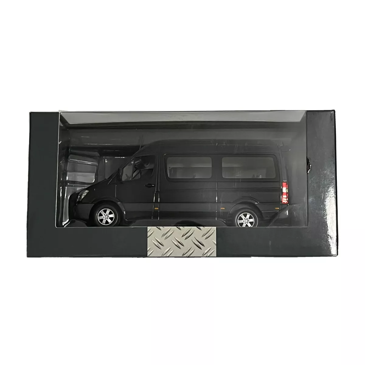 Paul s Model Art Mercedes Benz Sprinter Kombi 1 43 1 43 Minichamps