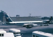 BOAC Boeing 707 G-APFD @ London Heathrow 1971 - postcard