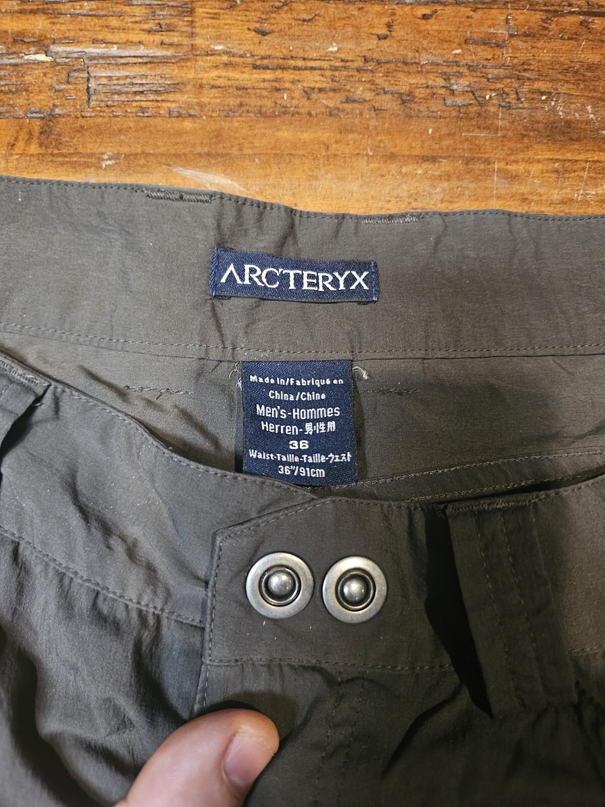 Arc'teryx pantaloncino cargo lungo uomo Rampart colore grigio taglia 36 x 13