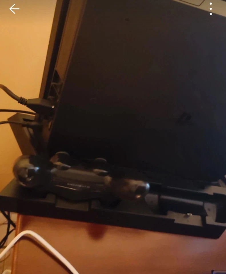 Sony PlayStation 4 Slim 1TB Console - Nera - Immagine 4 di 4