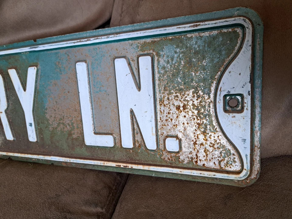 Vintage Hickory Lane Eastern Street Name Plate Tennessee Or Nc - Image 2 of 4