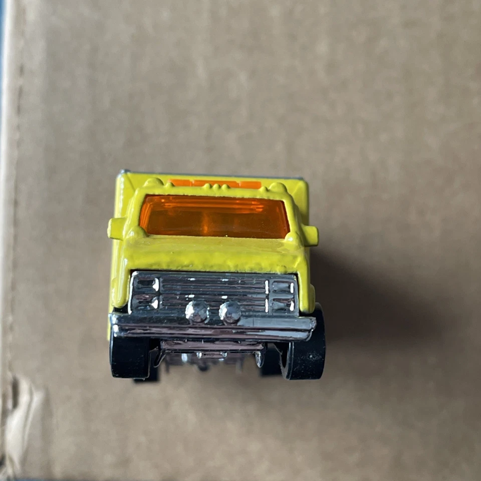 Hot Wheels Final Run 2003 Ambulance #196 ** LOOSE** - Image 2 of 4