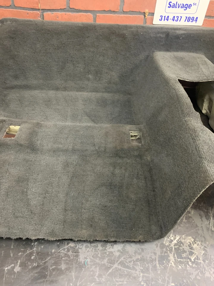 Tapete de assoalho interior traseiro Dodge Challenger SRT 2012-2014 preto fabricante de equipamento original 1QR29XDVAC - Imagem 3 de 4