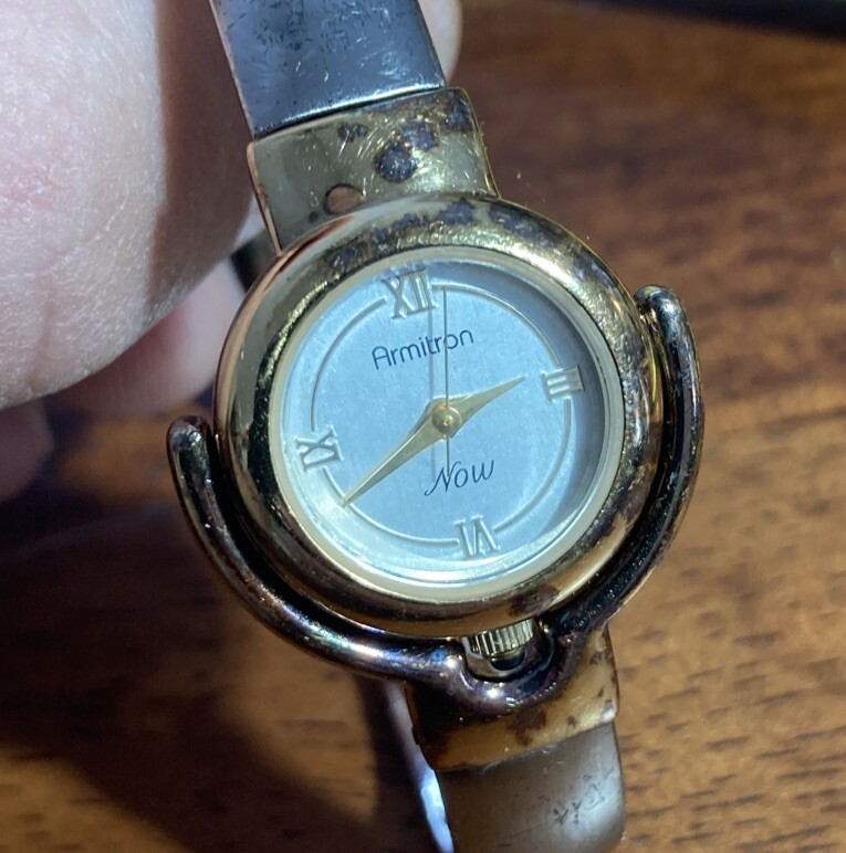 Vintage Armitron Now Womans Watch Unique Two Tone Bracelet  display picture 2