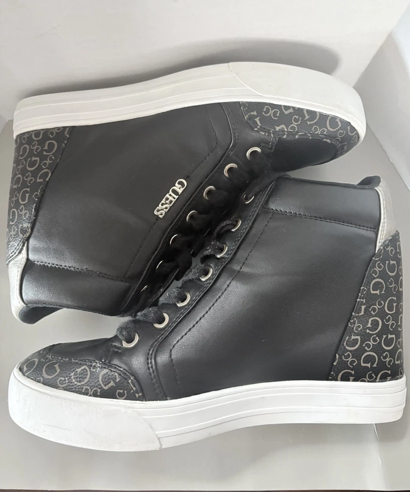 Zapatillas altas Guess negras con cuña usadas talla 8M buen estado Foto 3 de 4