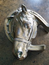 Ancien encrier en régule décor tête de cheval fer à cheval réservoir verre