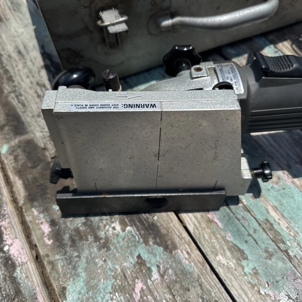 Elu Black & Decker 3380 饼干/拼接器连接件带金属盒工作 — 第 3/4 张图片