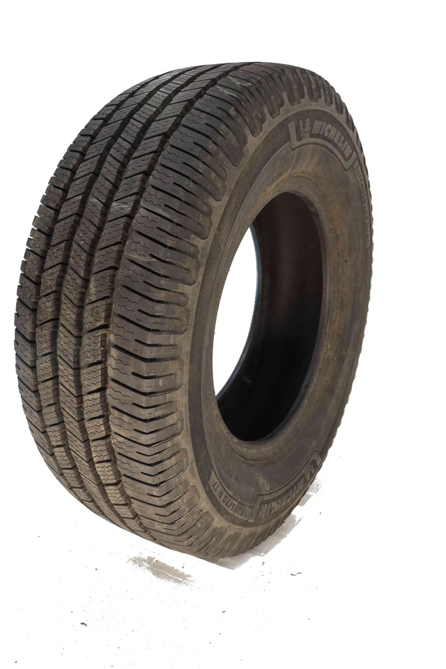 LT285/70R17 Michelin Defender LTX M/S 2 126 S Usado 14/32nds Foto 2 de 4