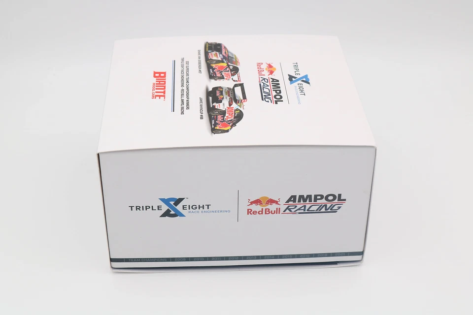 Biante Holden Triple Eight Red Bull Ampol Racing 2021 1/18 Diecast - Image 2 of 4